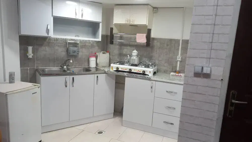 سویت ۲۰ متری با پارکینگ|اجارهٔ کوتاه‌مدت آپارتمان و سوئیت|رشت, کوی حسینی|دیوار