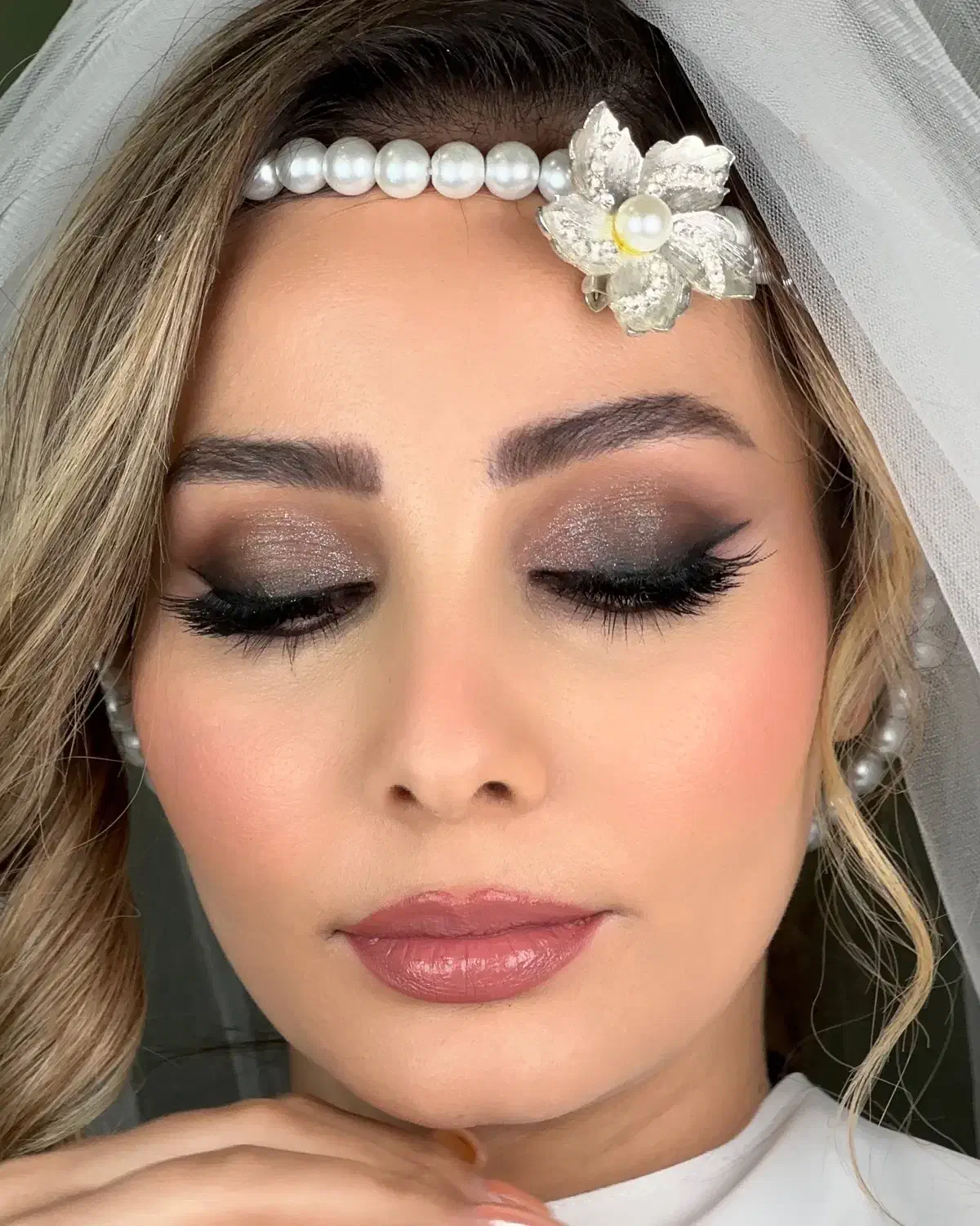 میکاپ آرتیست حرفه ای و آموزش میکاپ و خودآرایی|خدمات آرایشگری و زیبایی|تهران, الهیه|دیوار