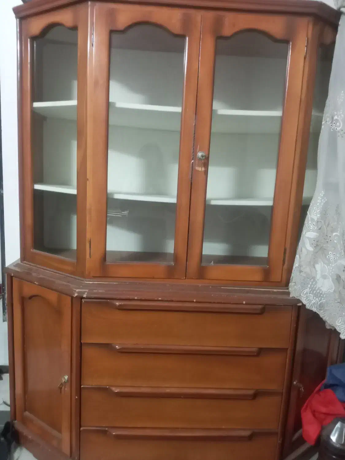 دلاور کمد|جاکفشی، کمد، دراور|عطاملک, |دیوار