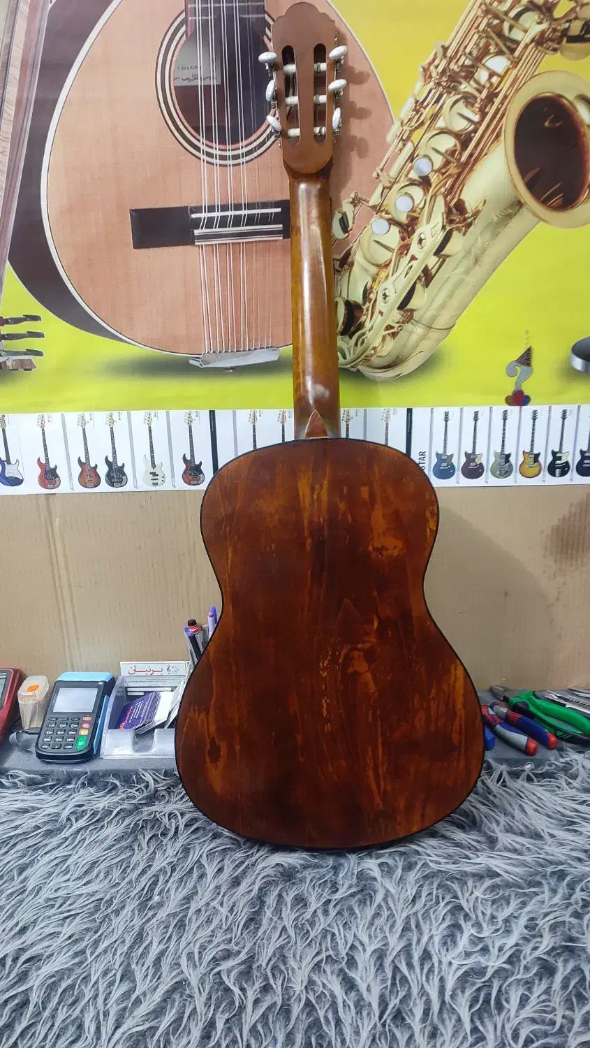 گیتار MV|گیتار، بیس، امپلیفایر|زنجان, |دیوار