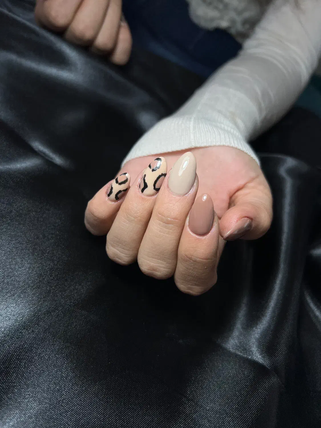 کاشت و ترمیم ناخن تخصصی با قیمت مناسب|خدمات آرایشگری و زیبایی|اسکو, |دیوار