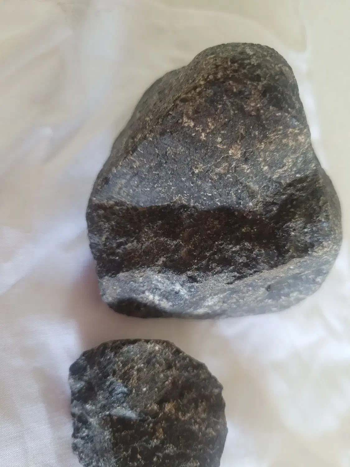 شهاب سنگ|کلکسیون اشیاء عتیقه|تهران, فلسطین (میدان انقلاب)|دیوار