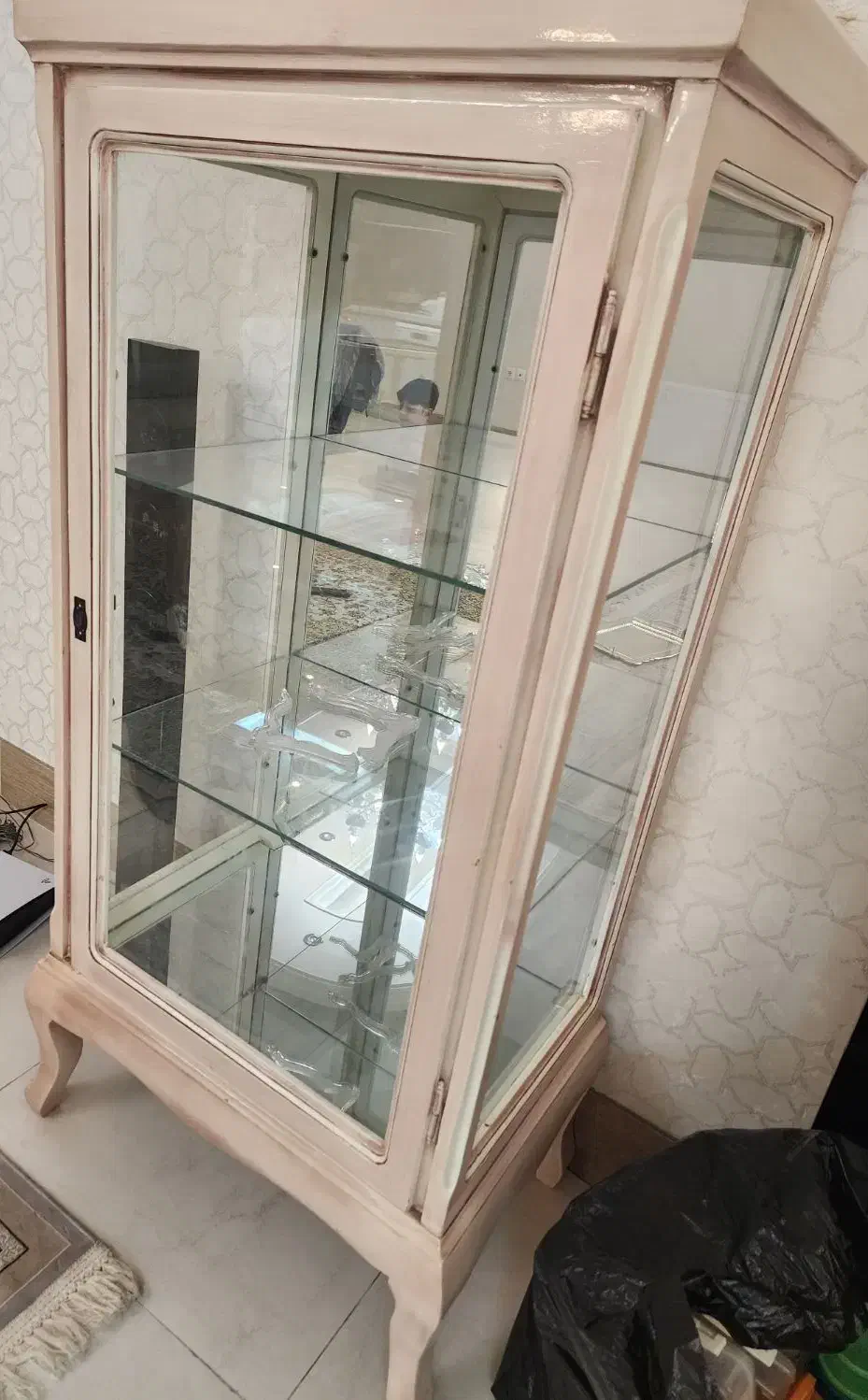 ویترین سالم|بوفه، ویترین، کنسول|قم, انسجام|دیوار