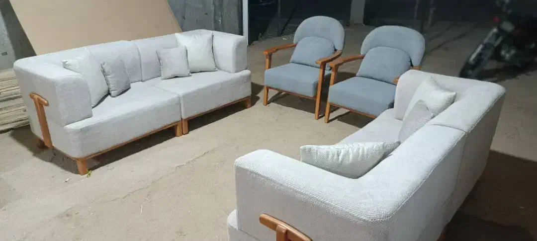 مبلمان راحتی کاملا نو|مبلمان خانگی و میز عسلی|شیراز, سلطان آباد|دیوار