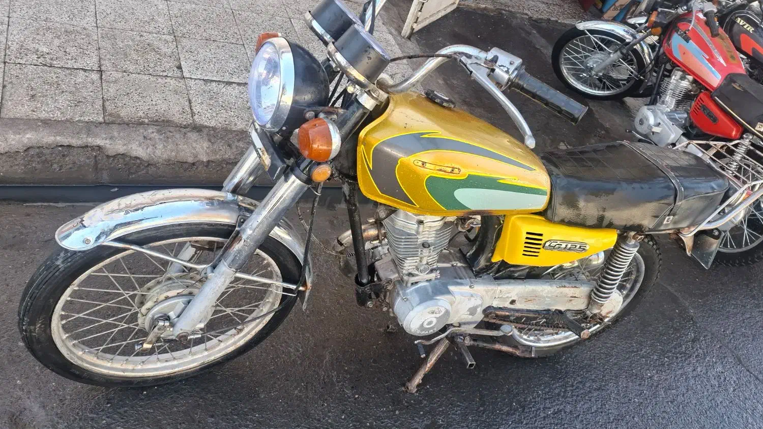 پارت ۱۲۵|موتورسیکلت|نیشابور, کشتارگاه|دیوار