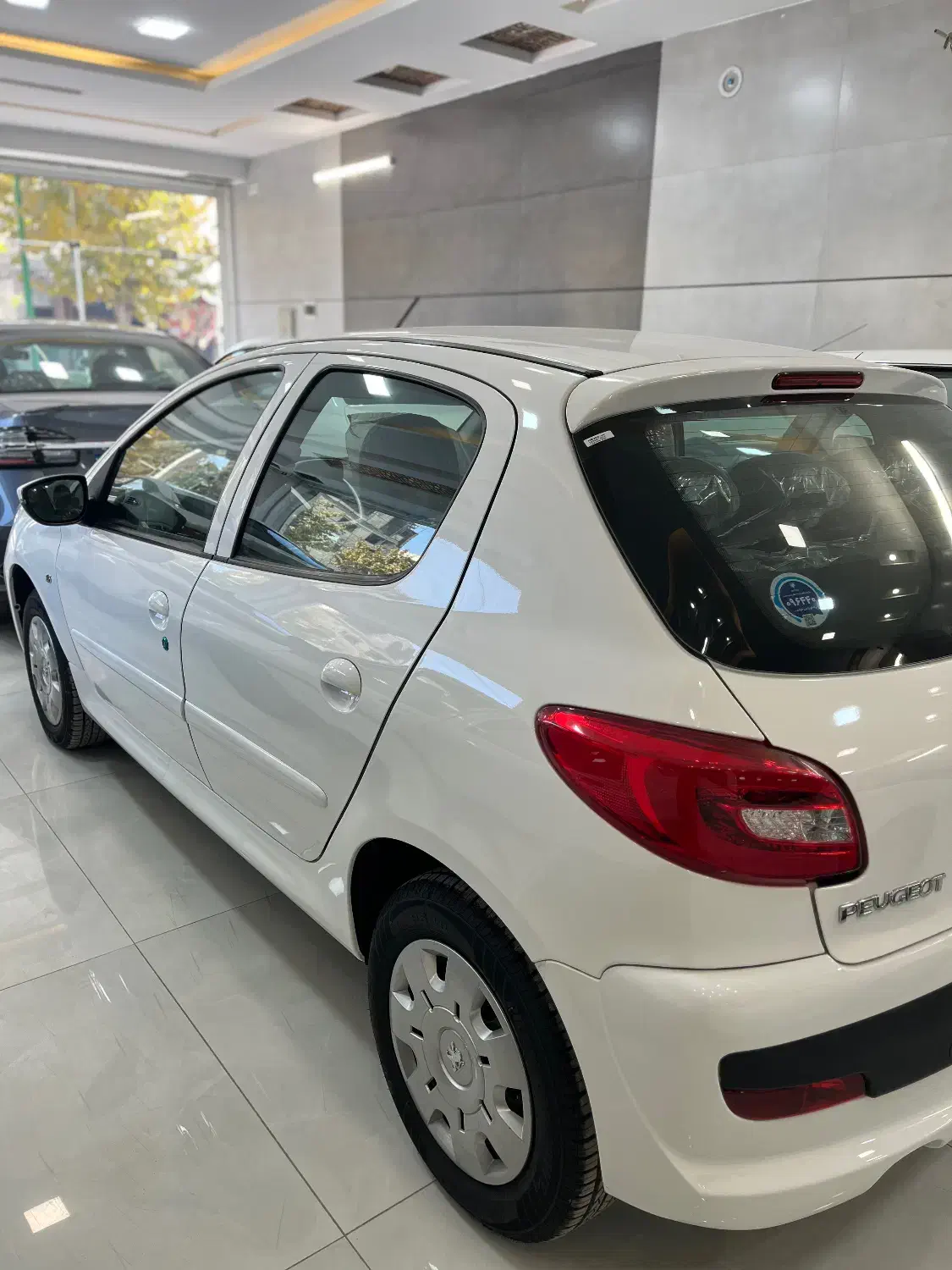 پژو ۲۰۷ سقف فلز سفر|خودرو سواری و وانت|اصفهان, بوستان ناژوان|دیوار