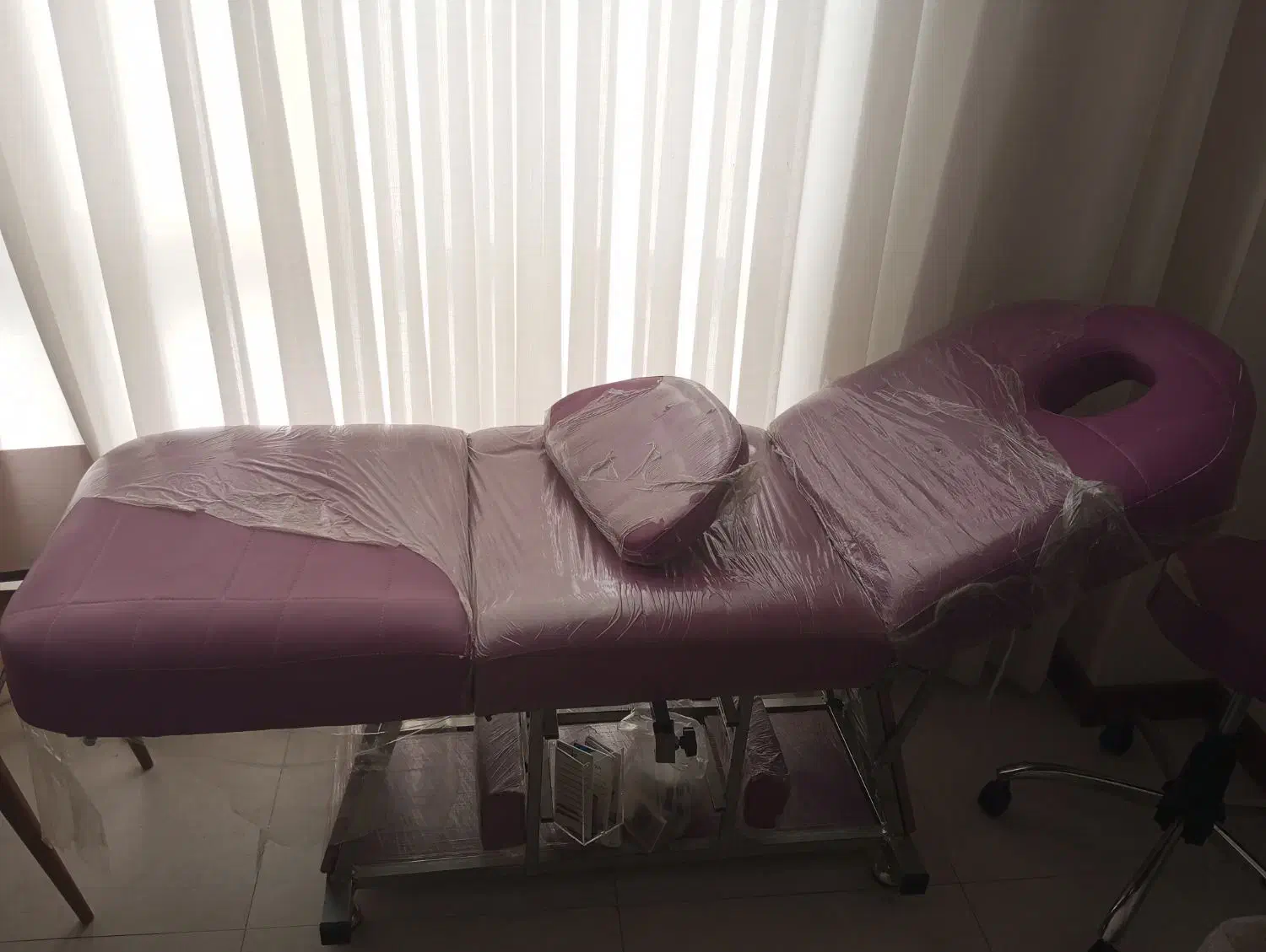 تخت استیشن مژه یا فیشیال صورت|آرایشگاه و سالن‌های زیبایی|گنبد کاووس, |دیوار