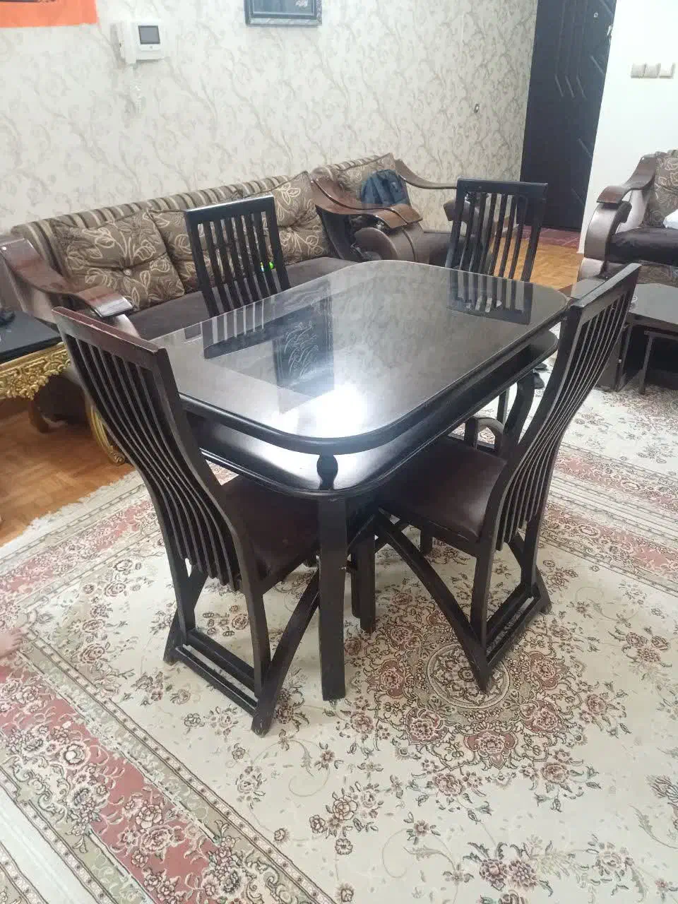 میز ناهارخوری  چوبی دو طبقه شیشه خور|میز و صندلی غذاخوری|سمنان, |دیوار