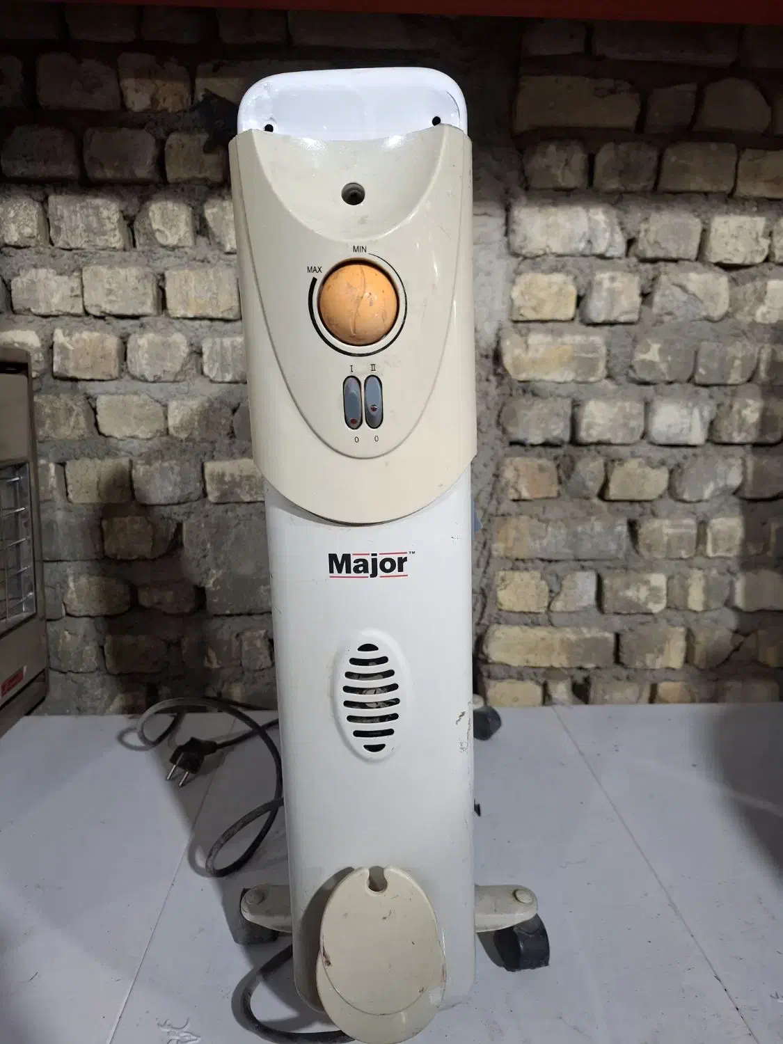 رادیاتور شوفاژ هیتر برقی|بخاری، هیتر، شومینه|برخوار, |دیوار