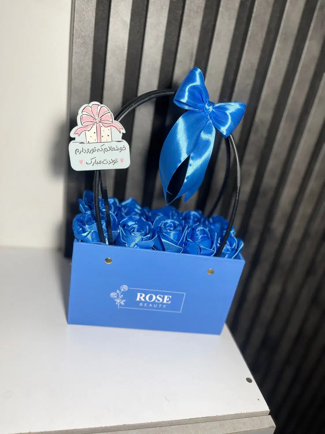 باکس دسته گل|گل مصنوعی|استهبان, |دیوار