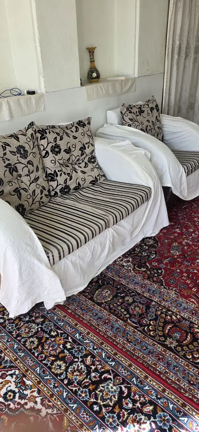 مبل ۴ نفره|مبلمان خانگی و میز عسلی|اصفهان, بهارستان|دیوار