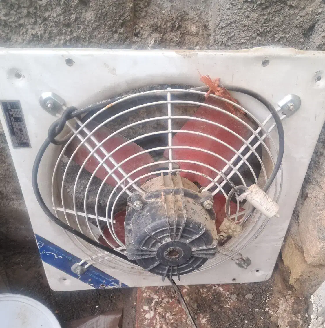 هواکش ۵۰ در۵۰ استفاده نشده و مانیتور الجی|پنکه و تصفیه‌کنندهٔ هوا|قم, شهرک سازمان آب|دیوار