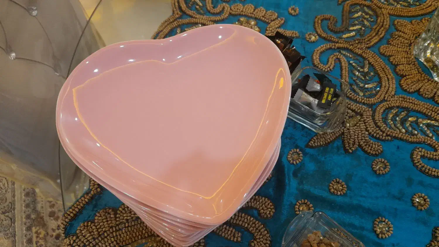 پیشدستی صورتی مدل قلب تعداد ۱۲ عدد|ظروف سرو و پذیرایی|تهران, تهرانپارس شرقی|دیوار