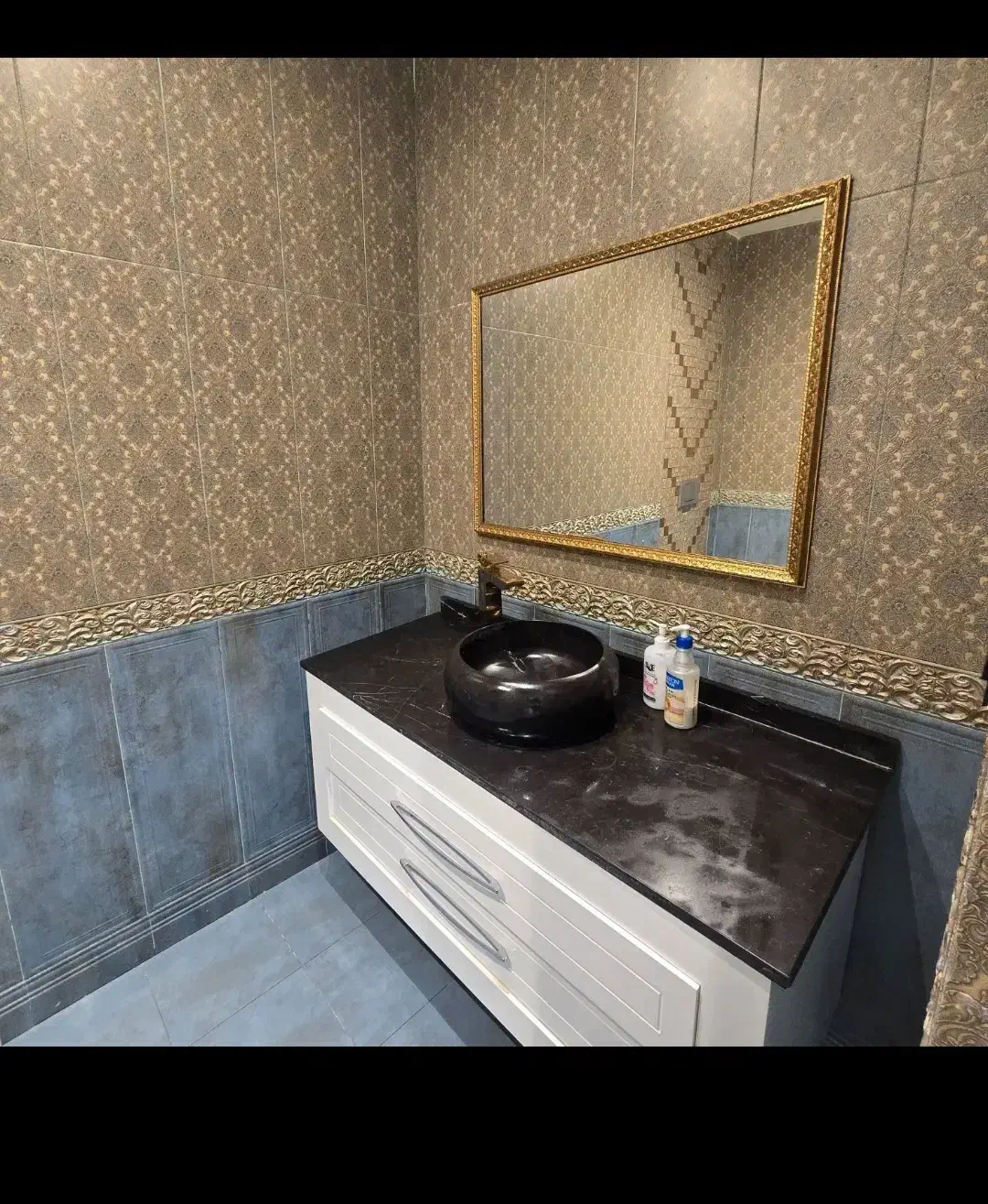 برج ۲۲۰ متر سه خواب/ فول مشاعات/برند ازگل