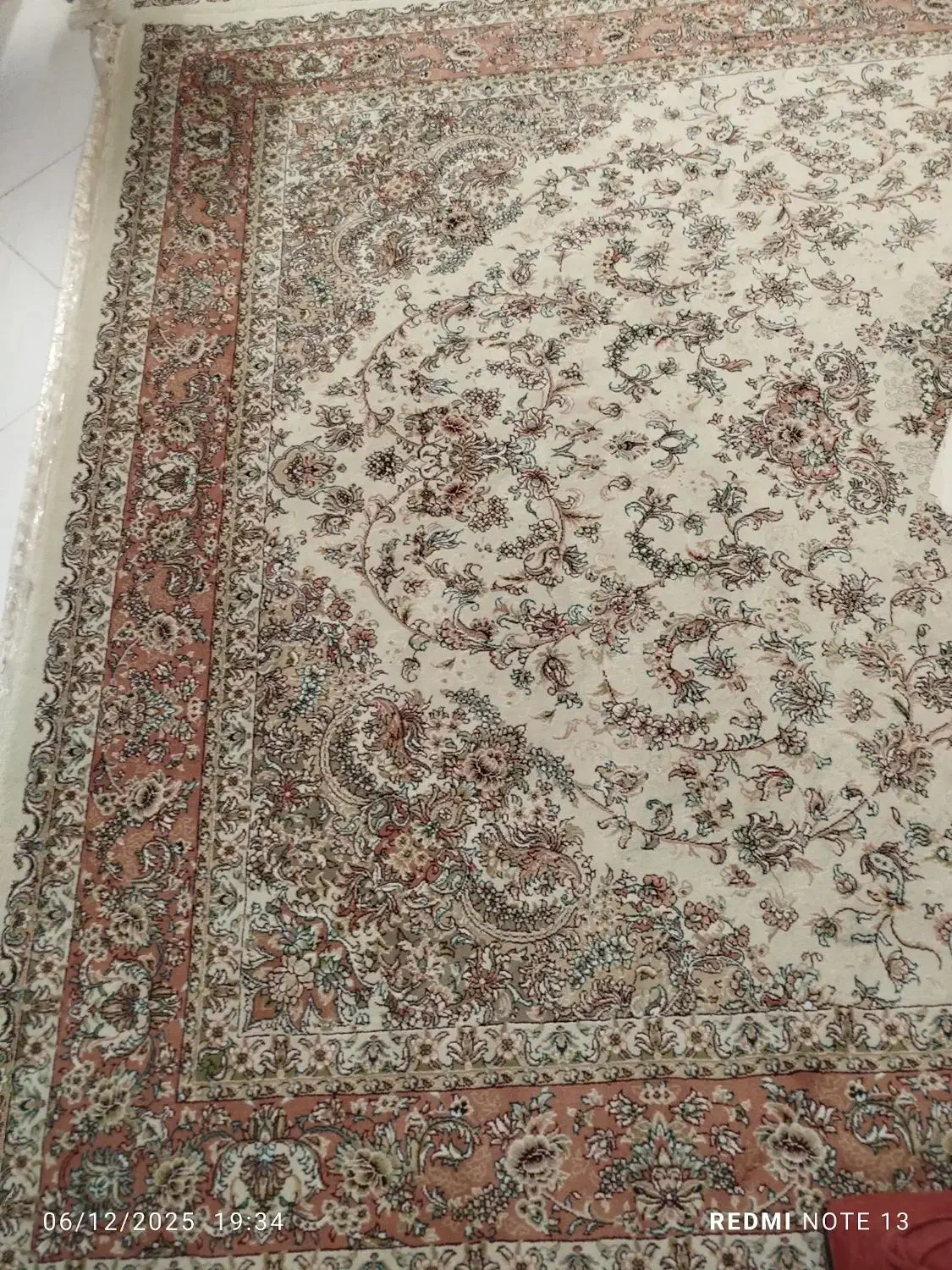 فرش کرم رنگ هفتصد شانه|فرش|تویسرکان, |دیوار