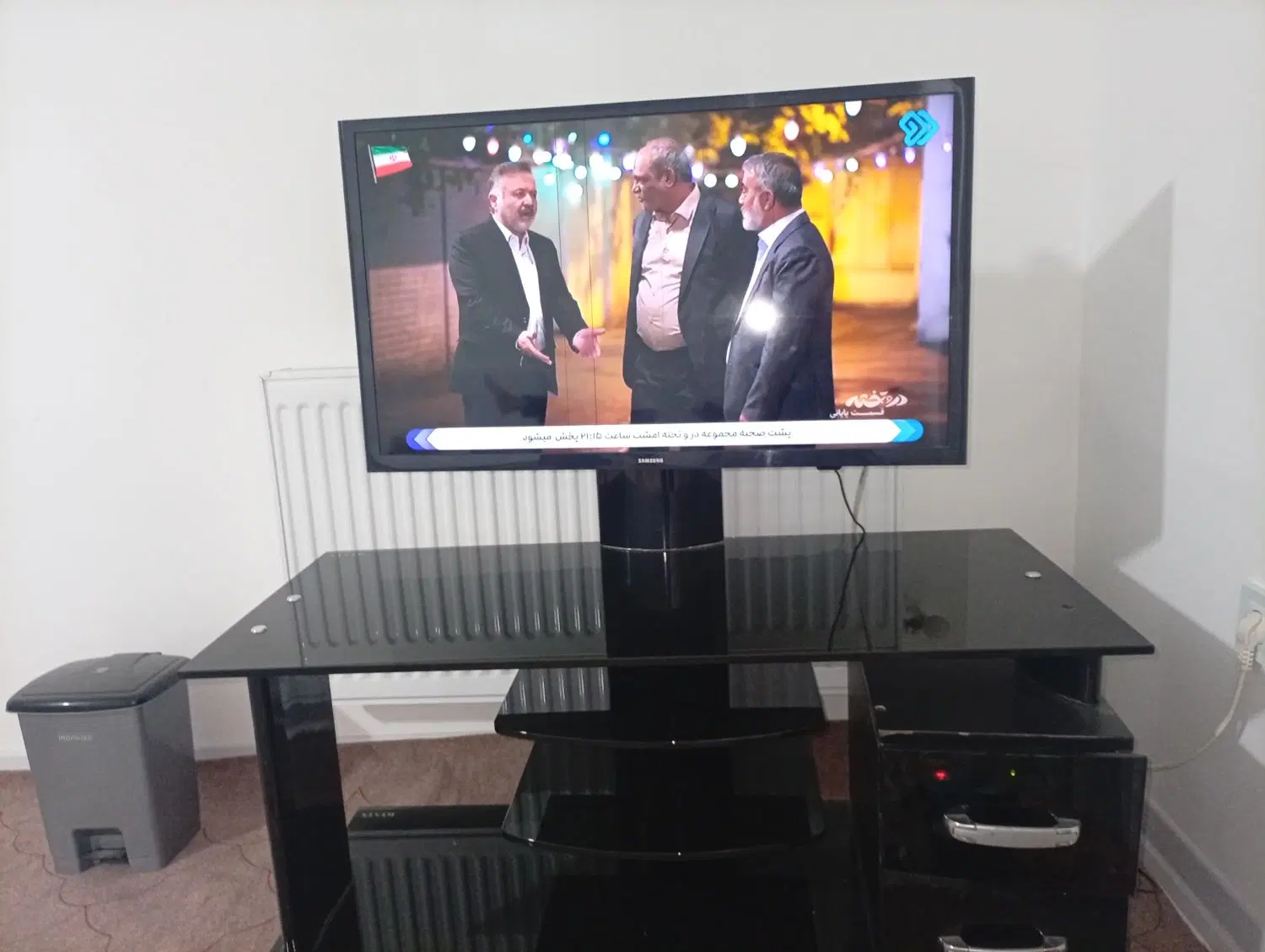 LCD با میز|تلویزیون و پروژکتور|شیراز, شهرک فرزانگان|دیوار