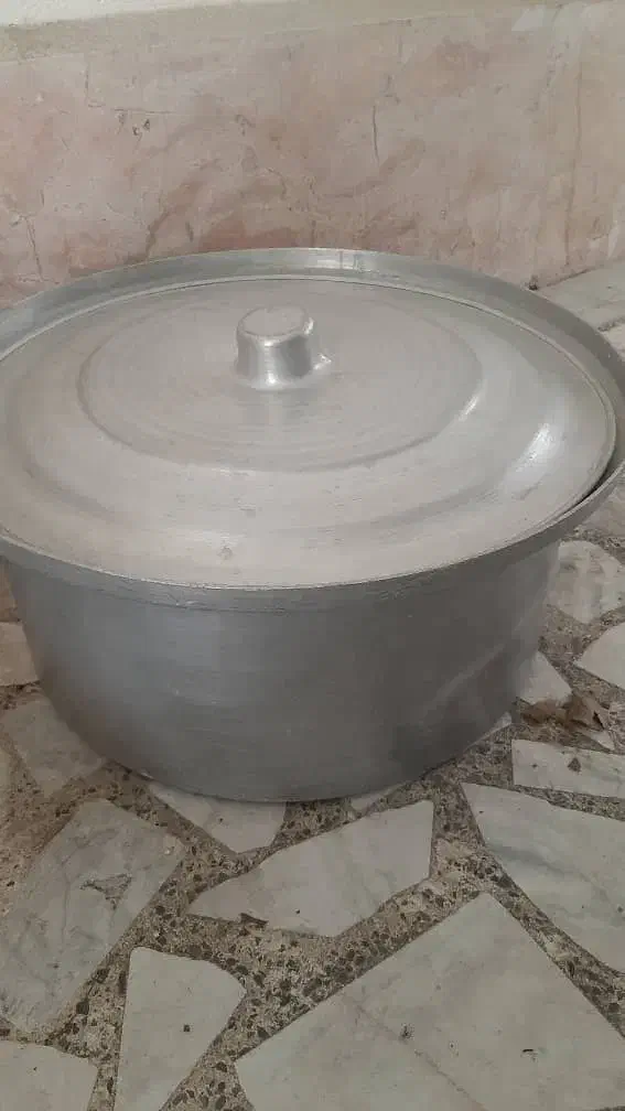 دیگ رویی|ظروف پخت‌وپز|رشت, لاکان|دیوار