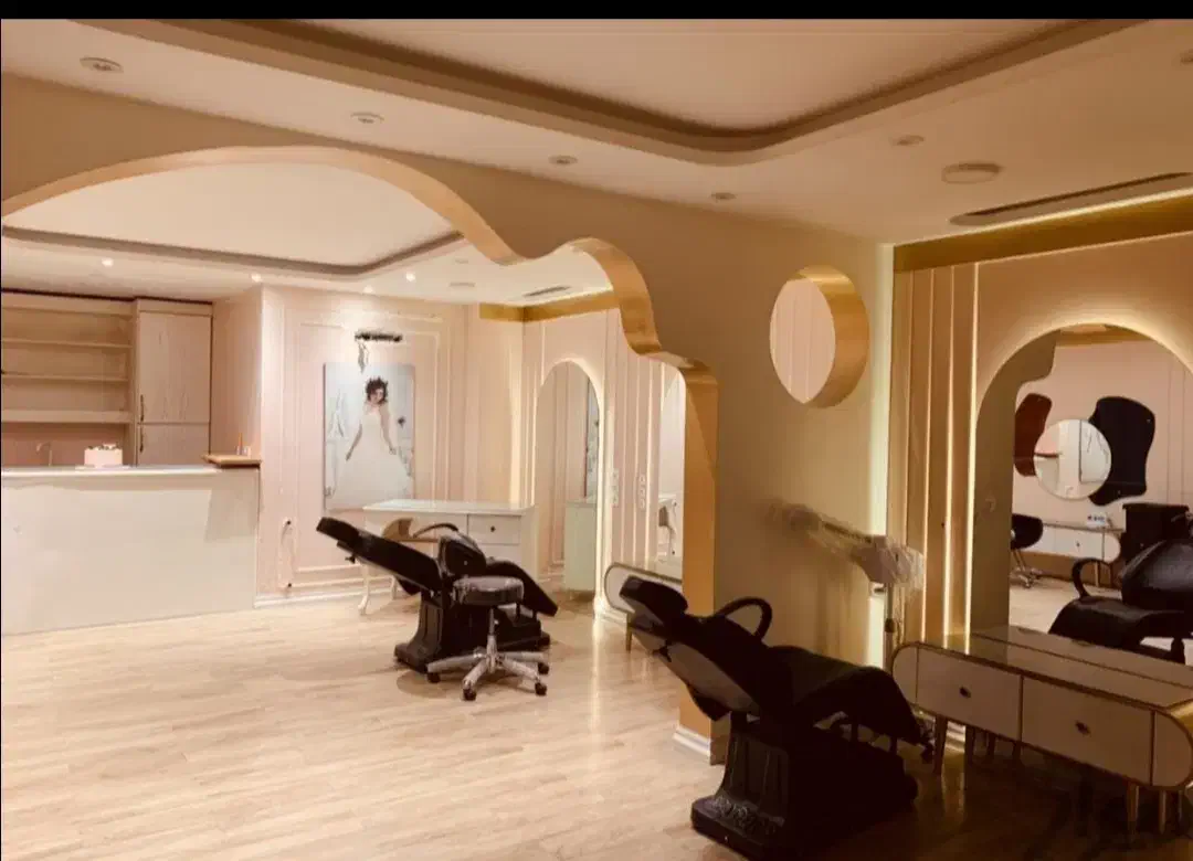 خدمات و آموزشگاه آرایشگری با مدرک فنی حرفه ای|خدمات آرایشگری و زیبایی|مشهد, گوهرشاد|دیوار