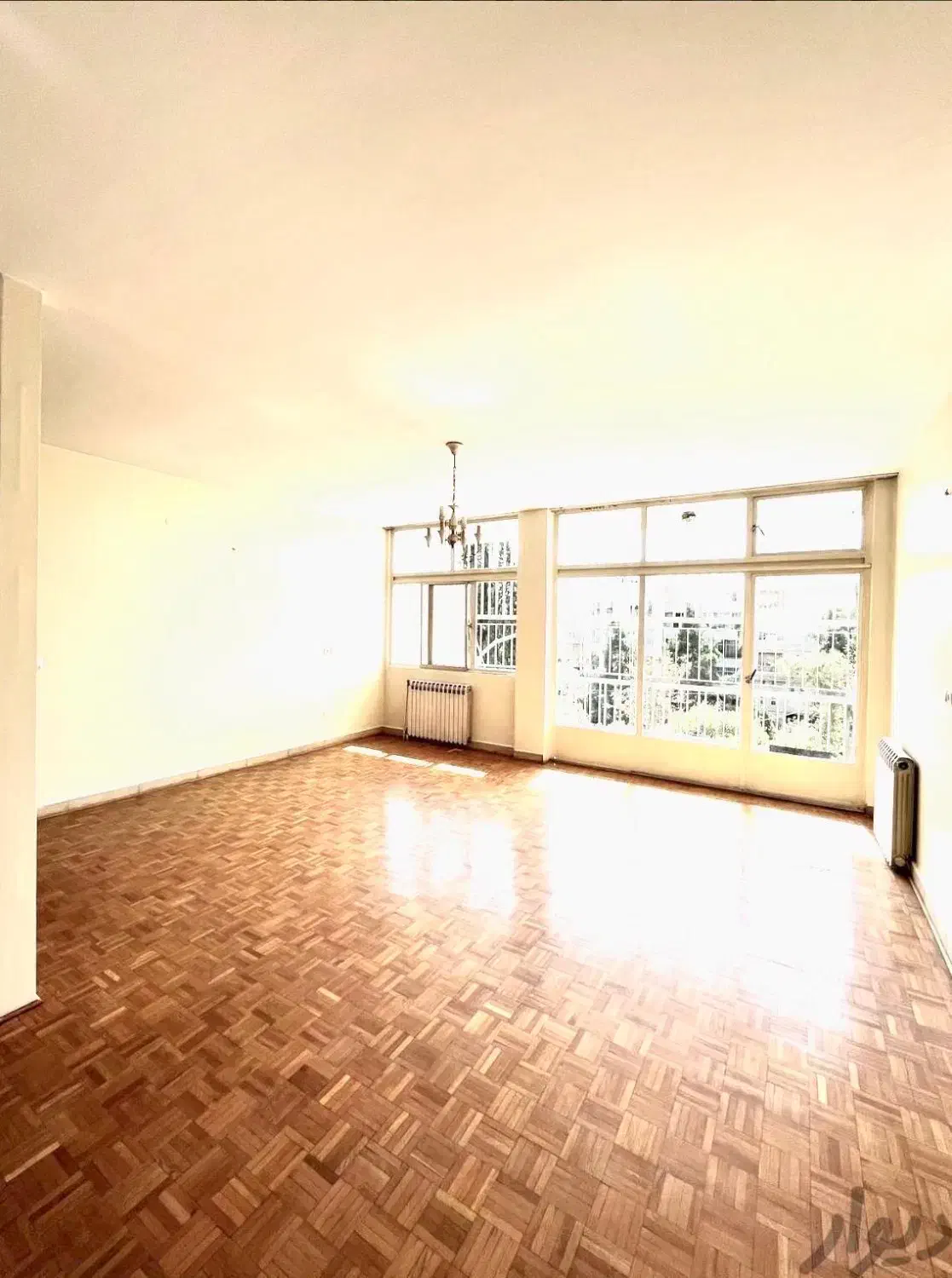 آپارتمان ۱۲۰ متری دو خوابه پر نور