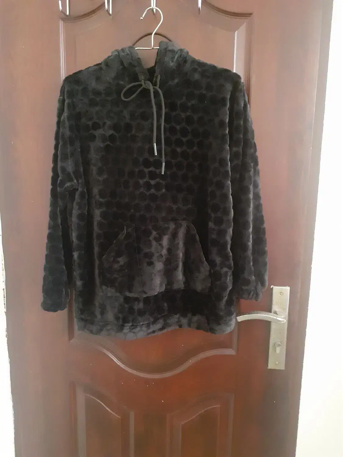 سویشرت|لباس|کیش, |دیوار