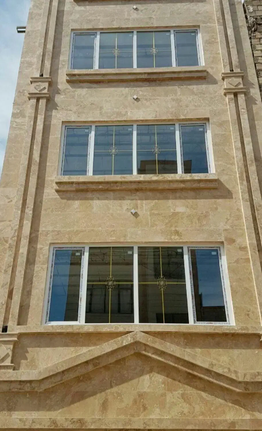 تولید کننده انواع درب و پنجره دوجداره upvc|خدمات پیشه و مهارت|زابل, |دیوار