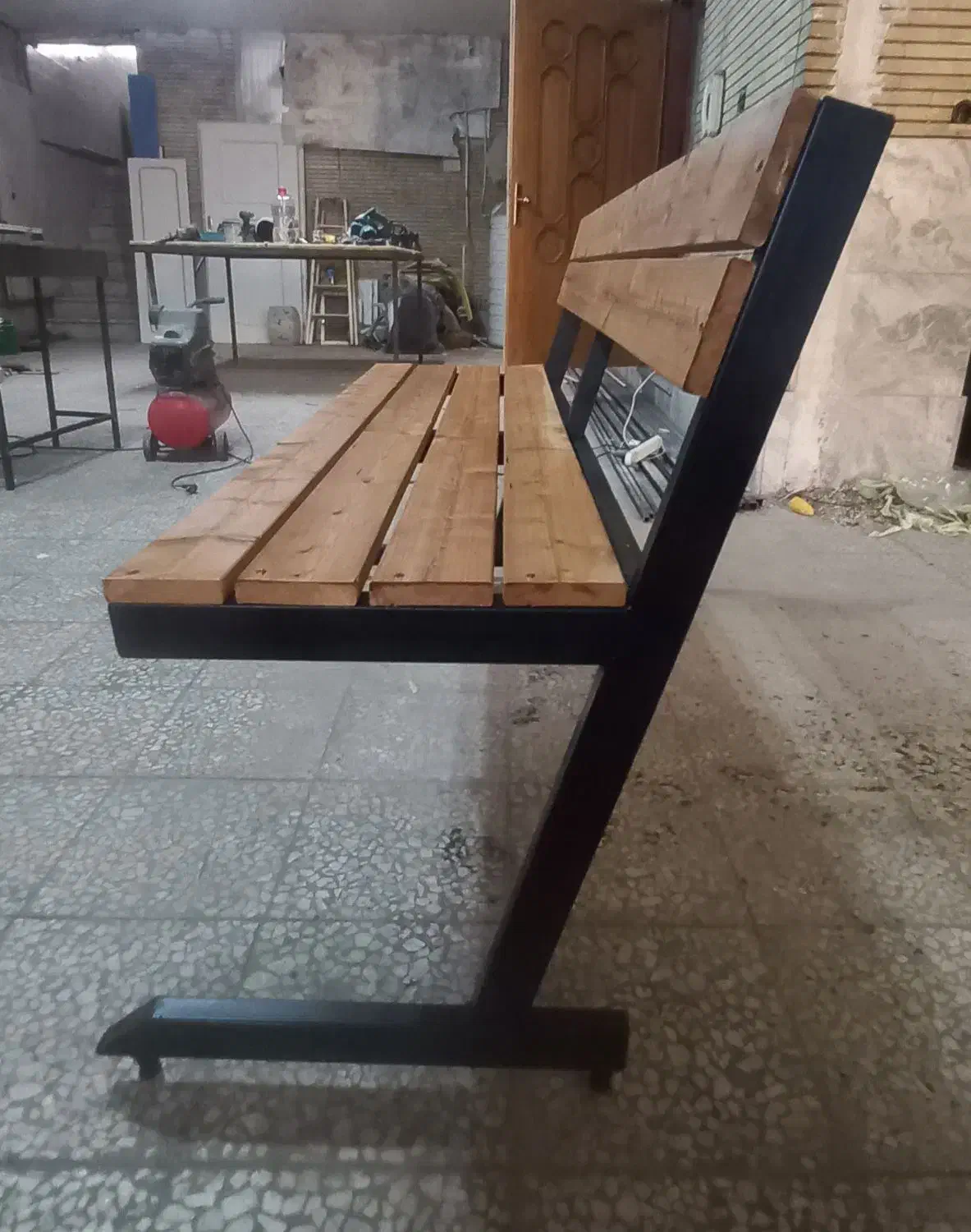 نیمکت باغی|صندلی و نیمکت|اصفهان, کارلادان|دیوار