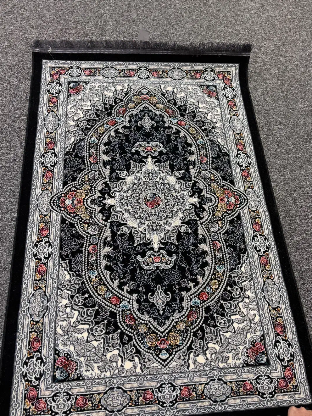 فرش های کناره ۷۰۰ شانه با تخفیف ۴۰ درصدی|فرش|شاهرود, |دیوار