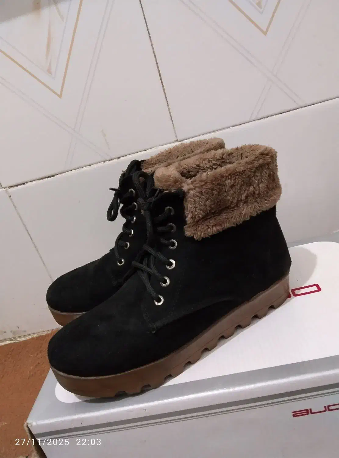 نیم بوت خزدار سایز ۳۷|کیف، کفش، کمربند|تهران, نعمت‌آباد|دیوار