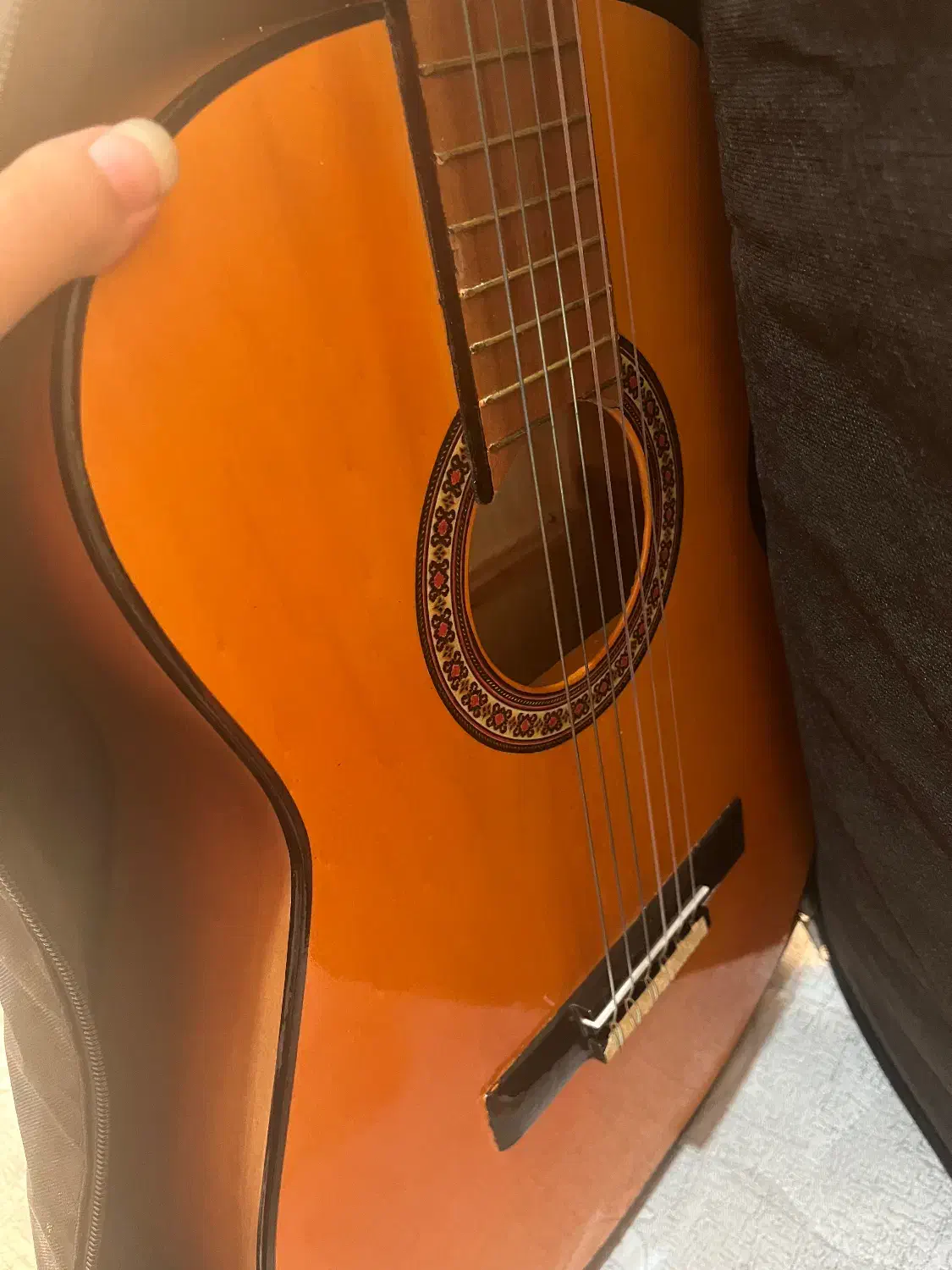 گیتار|گیتار، بیس، امپلیفایر|سیدان, |دیوار