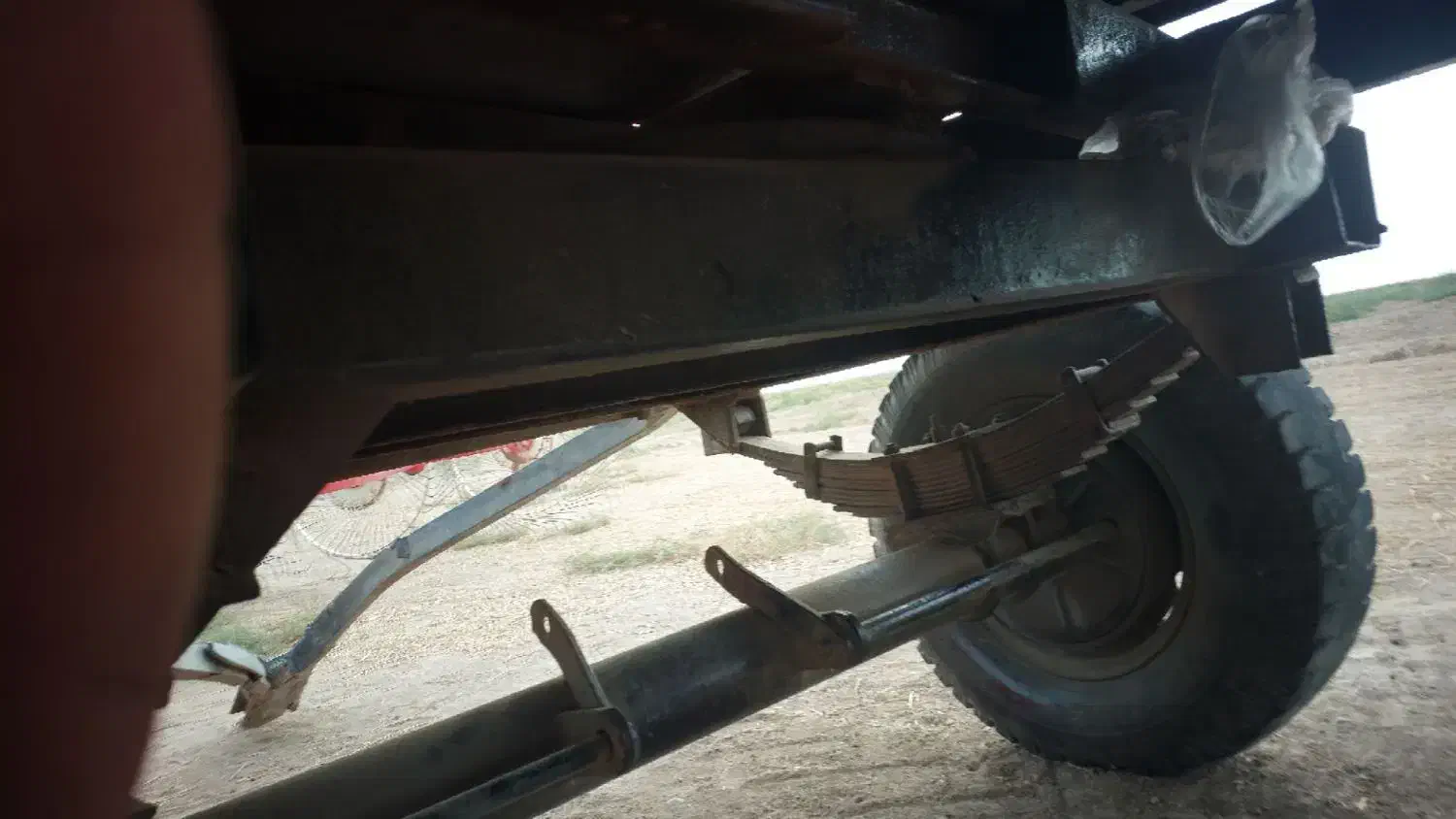 تریلی چهار چرخ تریلی کفی مرتب و آماده به کار تک جک|ماشین‌آلات صنعتی|انبارآلوم, |دیوار