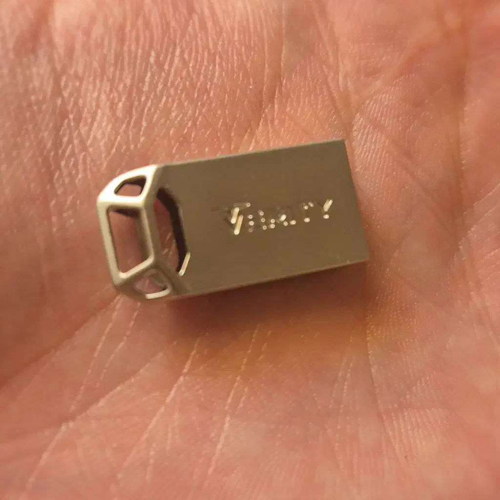 فلش نو ۱۶ گیگ فلزی/ضد آب وضربه/گارانتی مادام العمر|قطعات و لوازم جانبی رایانه|پرند, فاز ۲|دیوار