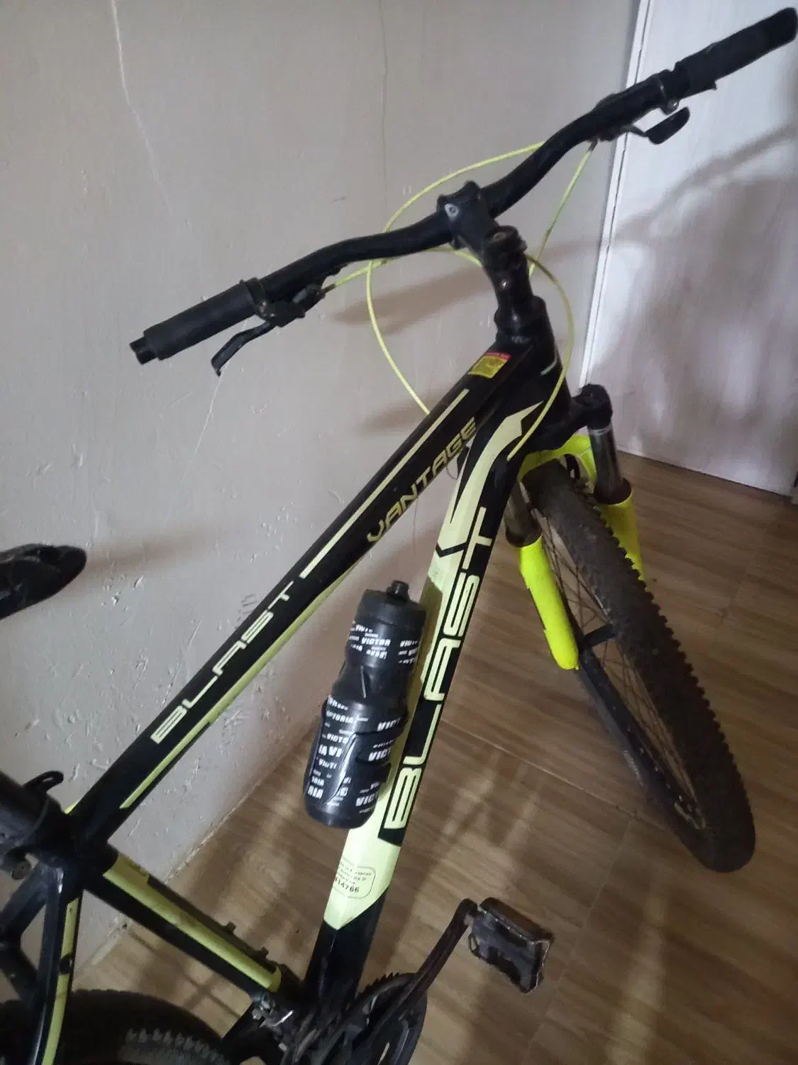 دوچرخه|دوچرخه، اسکیت، اسکوتر|سرخنکلاته, |دیوار