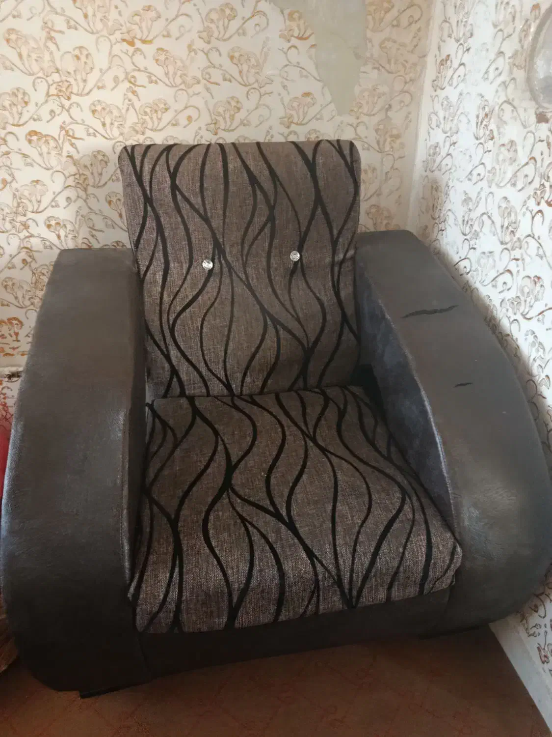 مبل راحتی هفت نفره یک میلیون تومان|مبلمان خانگی و میز عسلی|کرمانشاه, |دیوار