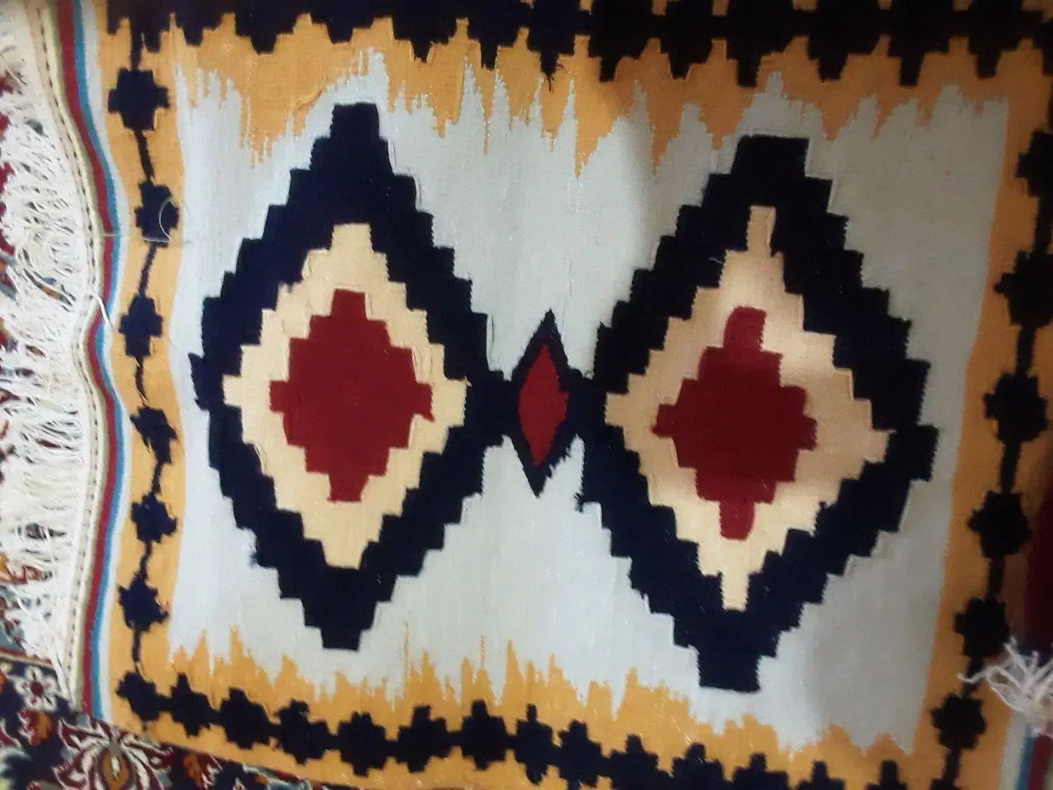 فرش‌دستباف|فرش|سرایان, |دیوار