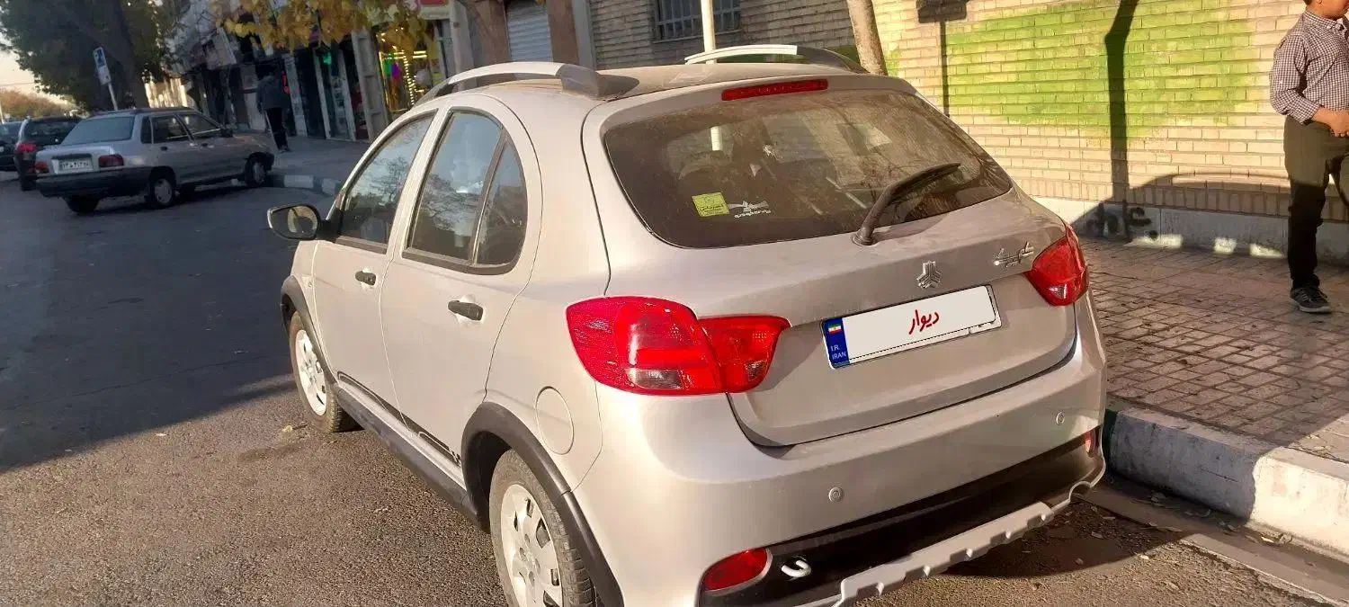 کوئیک R مدل۴۰۲ بدونه خط وخش|خودرو سواری و وانت|مشهد, موسوی قوچانی|دیوار