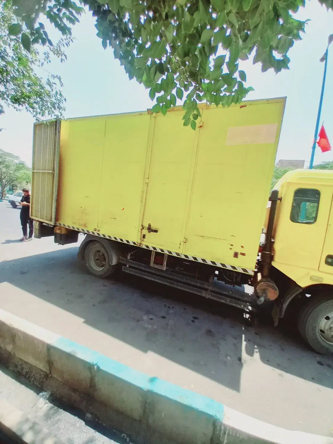 باربری یزد با ماشین های ۶ متری با مدیریت سالاری|خدمات حمل و نقل|یزد, |دیوار