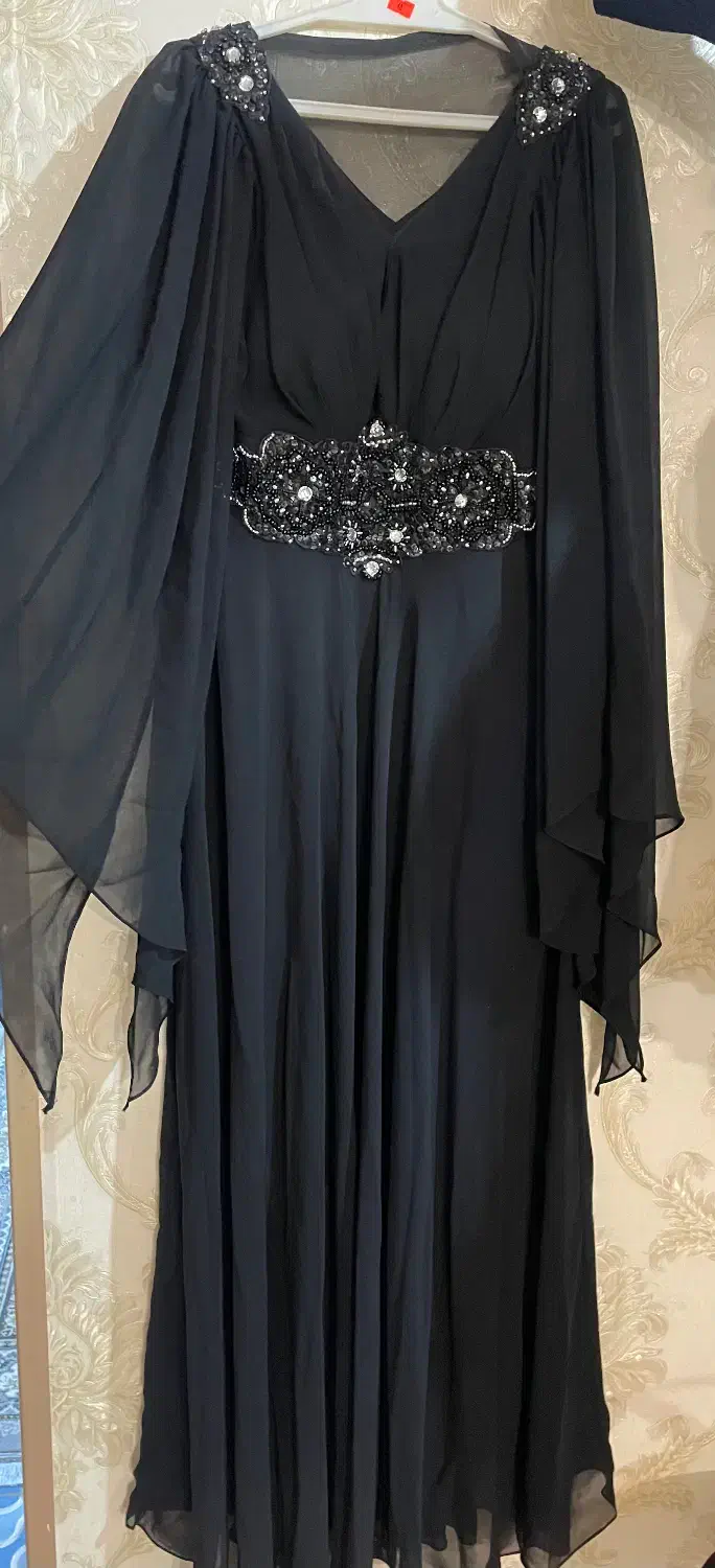 لباس بلند|لباس|شاهین دژ, |دیوار