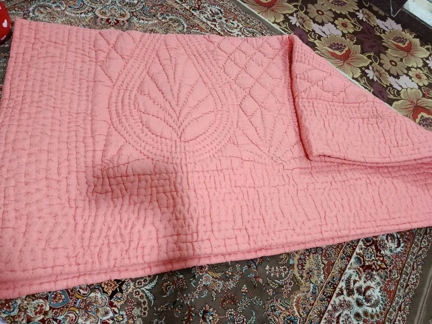 لحاف به همراه ملحفه سفید عروس کاملا نو میباشد|سرویس روتختی|فردیس, شهرک شهید حسینی|دیوار