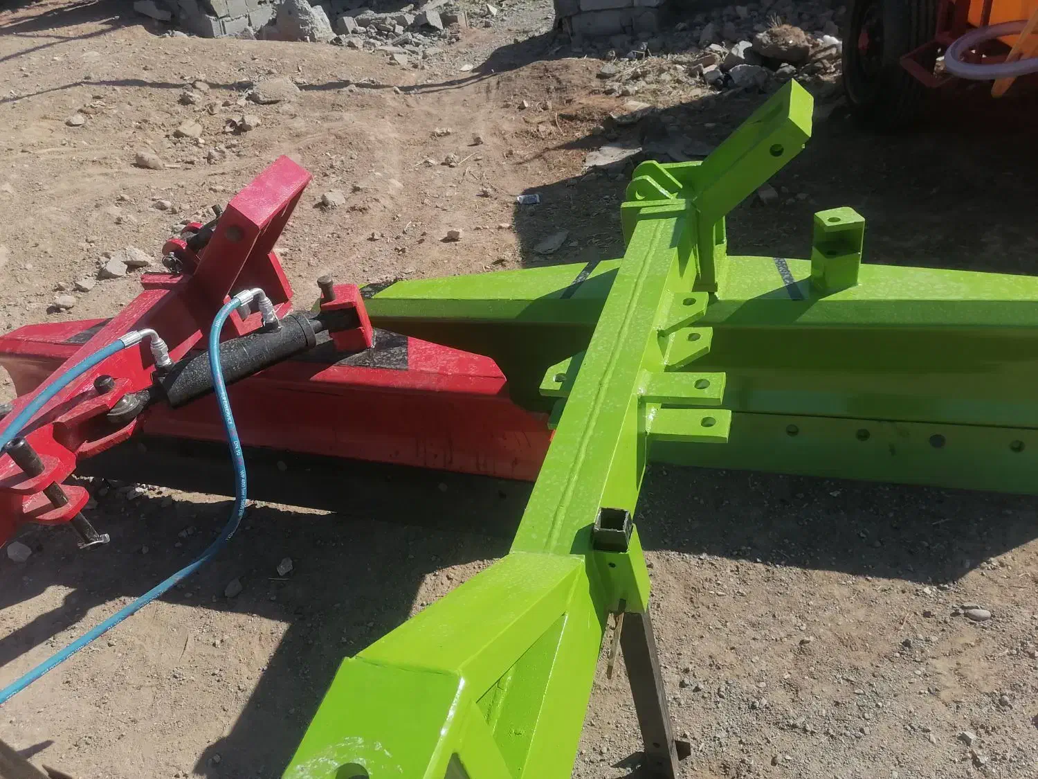 ادوات کشاورزی باغی|خدمات باغبانی و درختکاری|جوین, |دیوار