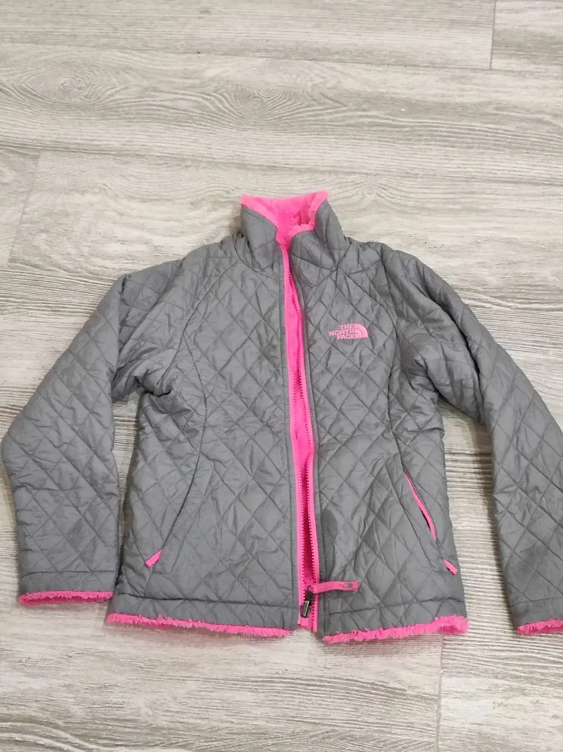 لباس بچه گانه|کفش و لباس بچه|خوی, |دیوار