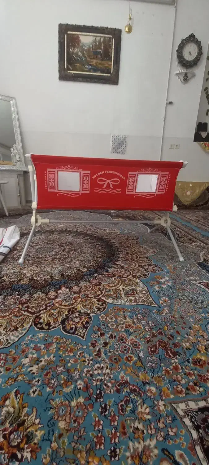 گهواره بچه سالم و تمیز فقط دو سه بار استفاده شده|تخت و سرویس خواب|آران و بیدگل, |دیوار