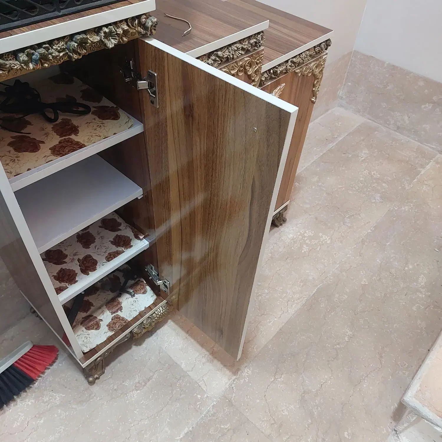 جاکفشی|جاکفشی، کمد، دراور|ماکو, |دیوار