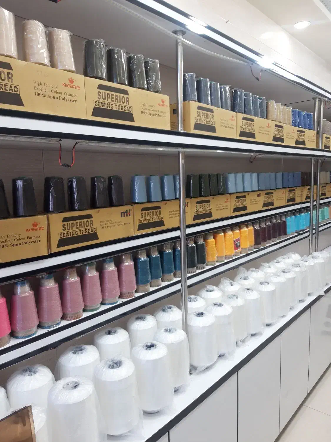 فروش یک جا.نخ پلی استر و ترویرا به قیمت مناسب|لوازم خیاطی و بافتنی|کبودرآهنگ, |دیوار