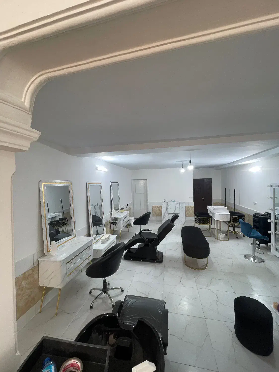 سالن زیبایی حرفه‌ای در خانه ویلایی اجاره فوری|اجارهٔ دفتر کار، اتاق اداری، مطب|ماهدشت, |دیوار