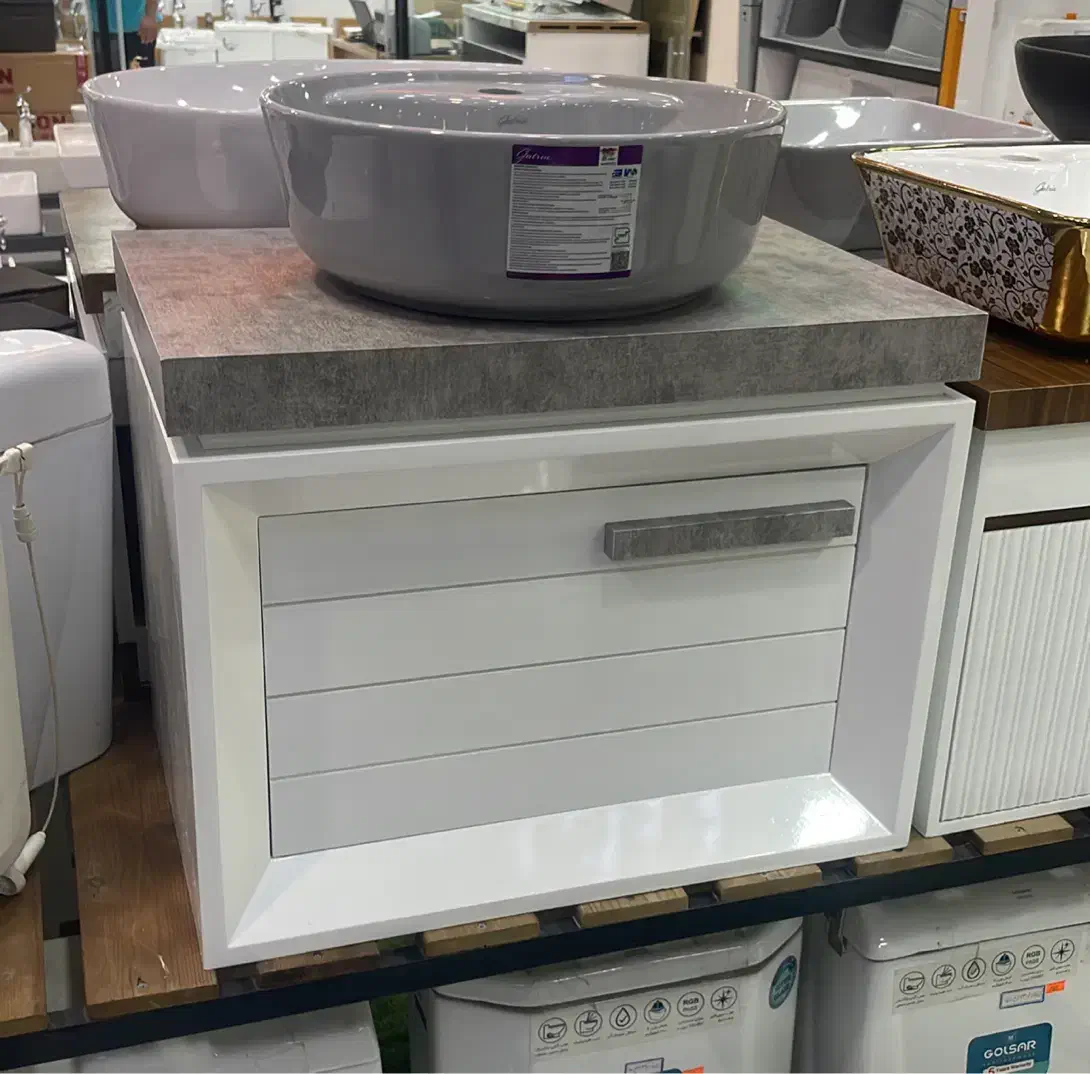 استخدام رنگ کار مونتاژکار زیرکارچی روشویی کابینتی|استخدام صنعتی، فنی، مهندسی|تهران, شهرک ولیعصر جنوبی|دیوار