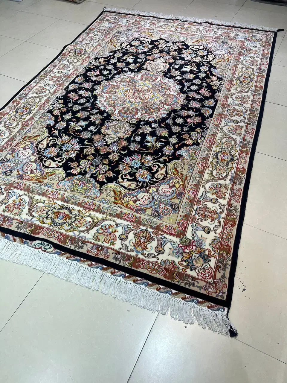 جفت ۶متری فرش دستباف طرح تبریز خطیبی درحدنو ابریشم|فرش|تهران, گلستان (شهرک راه آهن)|دیوار