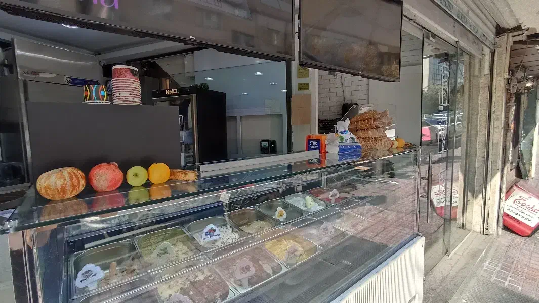 استخدام کمک باریستا در آبمیوه بستنی|استخدام خدمات فروشگاه و رستوران|تهران, بلوار کشاورز|دیوار