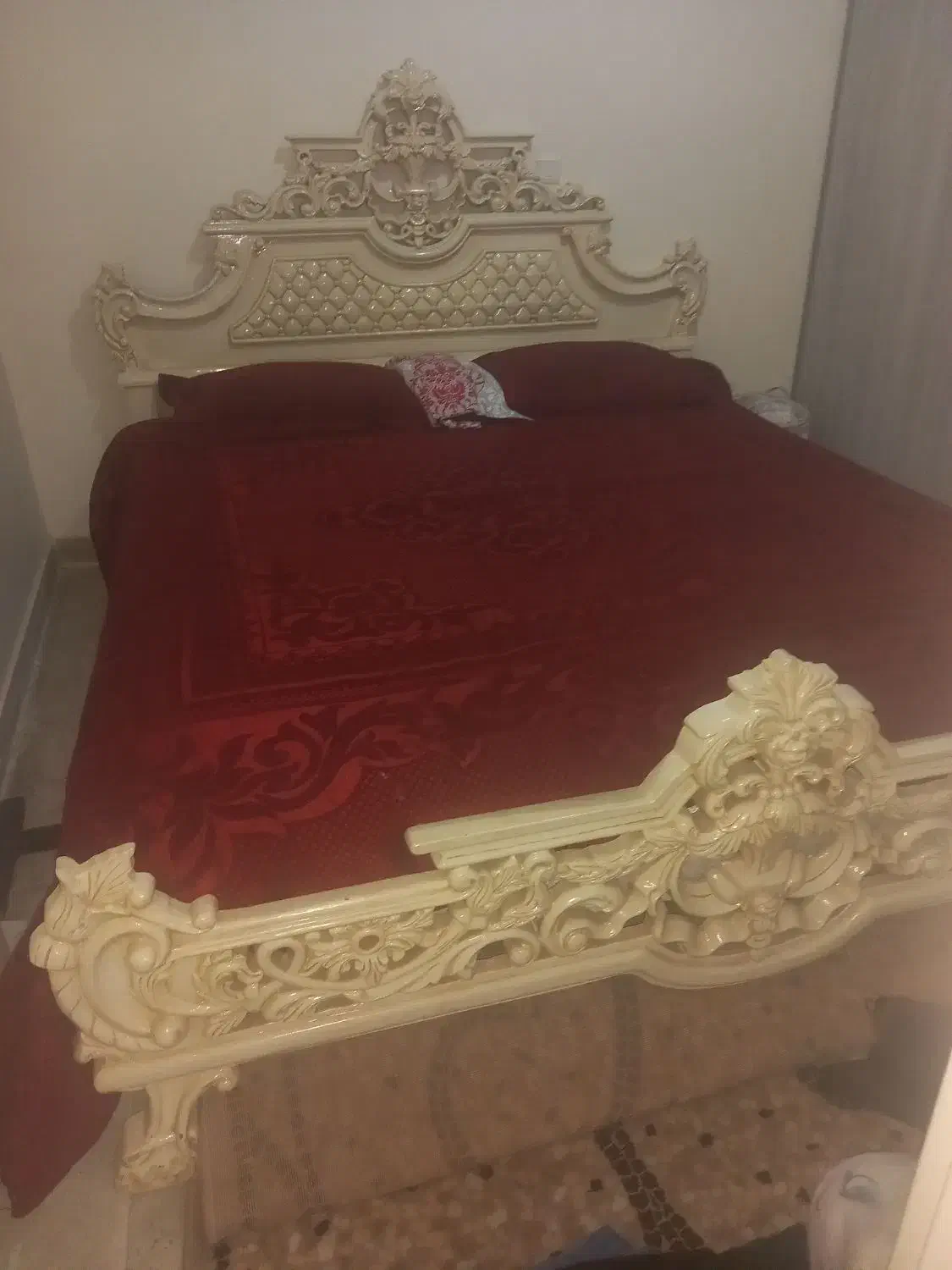 سرویس خاب تخت دونفره،میز ارایش،۲تا عسلی|تخت و سرویس خواب|وحیدیه, |دیوار