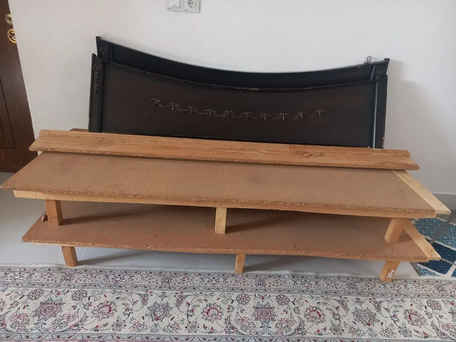 تخت دو نفره چوبی|تخت و سرویس خواب|ایذه, |دیوار