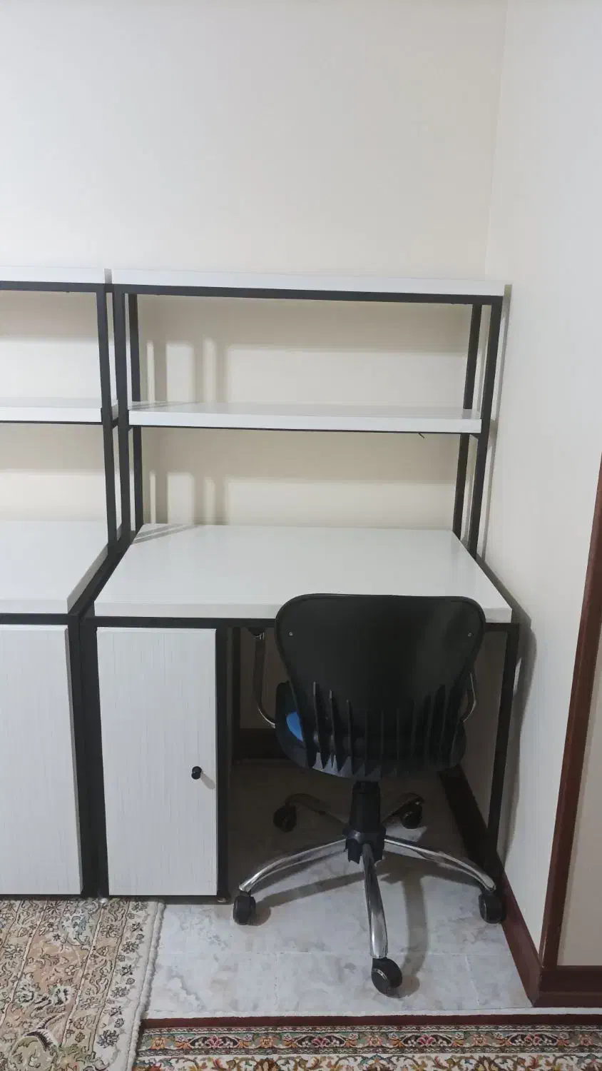 میز تحریر و کار استارتاپی|میز تحریر و کامپیوتر|پردیس, فاز ۸|دیوار